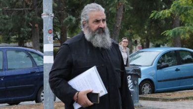 «Αντί-να-τον-ντύνω-γαμπρό,-τον-έντυνα-νεκρό»:-Συγκλόνισαν-οι-καταθέσεις-στη-δίκη-για-τα-Τέμπη