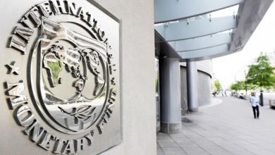 ΔΝΤ:-Ταχεία-μείωση-του-χρέους-της-Ελλάδας-στο-128,7%-το-2027-και-στο-111,1%-το-2031