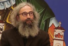 Άρης-Σερβετάλης:-Η-μεγάλη-αλλαγή-στην-εμφάνισή-του-για-τον-ρόλο-του-Αγίου-Ιωσήφ,-δείτε-το-βίντεο