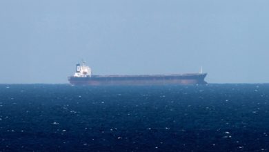Στις-φλόγες-τυλίχθηκε-εμπορικό-πλοίο-στη-Μαύρη-Θάλασσα,-απομακρύνθηκε-με-ασφάλεια-το-πλήρωμα