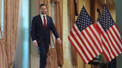 Ο-Τζέι-Ντι-Βανς-κατηγορεί-τη-μετανάστευση-για-τις-βιαιότητες-στη-Γαλλία