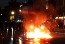 Νέο-χάος-στους-δρόμους-των-Τιράνων-με-πλαστικές-σφαίρες,-μολότοφ-και-συλλήψεις,-δείτε-βίντεο