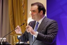 Πιερρακάκης:-«Η-Ελλάδα-αλλάζει-παραγωγικό-μοντέλο»,-το-μήνυμα-στους-Βρετανούς-επενδυτές