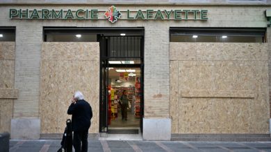 Η-Γαλλία-θωρακίζεται:-«Έχτισαν»-τις-βιτρίνες-των-καταστημάτων-υπό-τον-φόβο-νέων-επεισοδίων