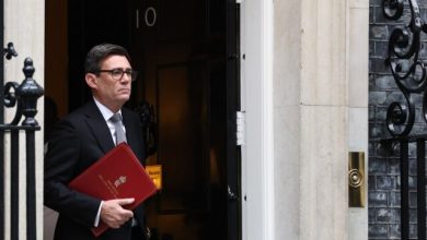 Ο-Μπέρναμ-θέλει-να-δει-τη-Βρετανία-να-επιστρέφει-στην-ΕΕ,-αν-και-όχι-άμεσα