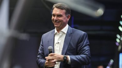 Βραζιλία:-Ο-Φλάβιο-Μπολσονάρου-λέει-πως-του-απαγορεύτηκε-η-έξοδος-από-τη-χώρα
