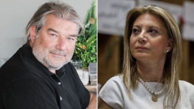 Καραχάλιος-για-το-στεφάνι-της-Καρυστιανού-στην-παρέλαση:-«Αχ-Μαρία,-θλιβερό-το-θέαμα»