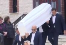 Σε-κλίμα-οδύνης-το-τελευταίο-αντίο-στον-27χρονο-που-δολοφονήθηκε-στον-Άγιο-Δημήτριο