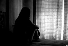 16χρονη-επιχείρησε-να-το σκάσει-ξυπόλητη-για-να-ξεφύγει-από-τον-30χρονο-σύζυγό-της-στο-Βόλο