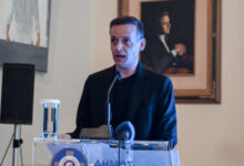Υπουργείο-Εσωτερικών-κατά-Χάρη-Δούκα:-Να-μελετήσει-ή-τουλάχιστον-να-ρωτήσει-το-chatgpt