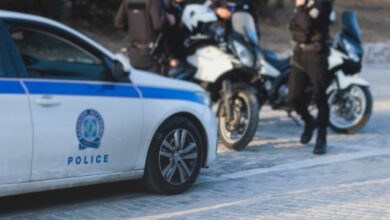 Δύο-συλλήψεις-μετά-από-καταδίωξη-και-σύγκρουση-μοτοσικλέτας-με-σχολικό-λεωφορείο-στο-Κερατσίνι