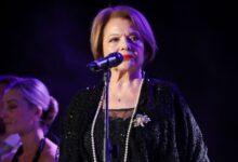 Πίτσα-Παπαδοπούλου:-Δεν-είχα-σκεφτεί-να-ασχοληθώ-με-το-τραγούδι,-ο-αδερφός-μου-με-έσπρωξε