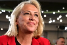 Δούρου:-Το-να-βάζουμε-μπροστά-ρόλους-και-πρόσωπα,-τελείωσε-το-Σάββατο