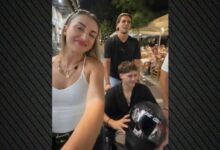 Σταύρος-Φλώρος:-Η-βόλτα-στο-Μοναστηράκι-με-πρώην-παίκτες-του-survivor,-δείτε-βίντεο