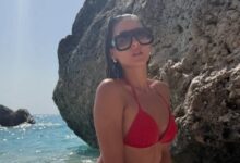Η-evangelia-φόρεσε-κόκκινο-μπικίνι-και-ετοιμάζεται-για-τις-συναυλίες-της,-δείτε-φωτογραφίες