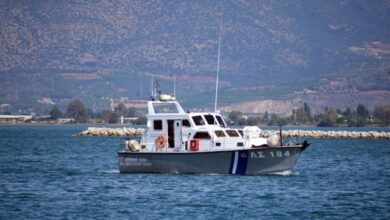 Σύγκρουση-δύο-τουριστικών-σκαφών-στους-Αντίπαξους,-τρεις-επιβάτες-στο-Κέντρο-Υγείας