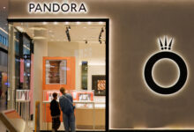 pandora:-Διπλασίασε-πωλήσεις-και-δίκτυο-στην-Ελλάδα-–-Η-επέκταση-συνεχίζεται-το-2026