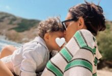 Ευρυδίκη-Βαλαβάνη:-Το-τρυφερό-στιγμιότυπο-με-τον-γιο-της-στην-παραλία