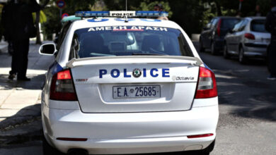 Τρεις-ανήλικοι-επιτέθηκαν-με-μαχαίρι-και-σπασμένο-μπουκάλι-σε-17χρονο-στο-Μενίδι,-δείτε-βίντεο