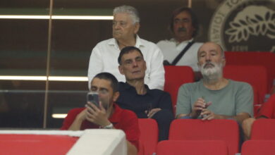 Στο-Καραϊσκάκη-ο-Μπαρτζώκας-κοντά-στον-ποδοσφαιρικό-Ολυμπιακό-στη-μάχη-του-με-τον-Ατρόμητο