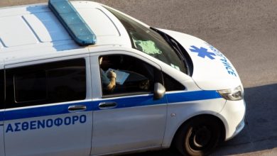Κρήτη:-Λιμενικός-βούτηξε-στη-θάλασσα-και-έσωσε-γυναίκα-που-κινδύνευε-στο-Κουμ-Καπί-Χανίων