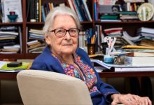 Πέθανε-η-Ιωάννα-Κουτσουράδη,-κορυφαία-Ελληνίδα-φιλόσοφος-της-Κωνσταντινούπολης
