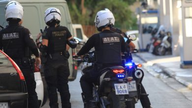 Επεισοδιακή-σύλληψη-απατεώνων-στη-Λάρισα,-προσπάθησαν-να-εμβολίσουν-μηχανή-αστυνομικών