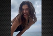 Η-Κλέλια-Ανδριολάτου-καλωσορίζει-τα-30-με-μια-βουτιά-στο-Πήλιο-εν-μέσω-συννεφιάς,-δείτε-βίντεο