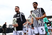 ΠΑΟΚ-–-Καλαμάτα:-Οι-ποδοσφαιριστές-των-δύο-ομάδων-τίμησαν-τους-αδικοχαμένους-φίλους-του-«δικεφάλου»