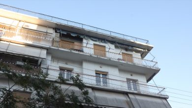 Νίκαια:-Εντοπίστηκαν-χειροβομβίδες-και-όπλο-σε-ταράτσα-πολυκατοικίας