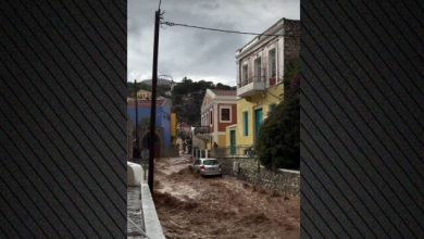 Σε-ποτάμια-μετατράπηκαν-δρόμοι-στη-Σύμη-λόγω-της-κακοκαιρίας,-δείτε-βίντεο
