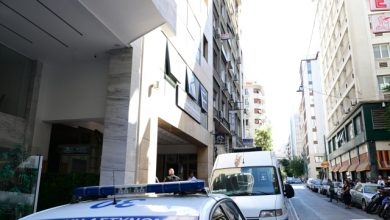 Συναγερμός-στην-Ομόνοια-για-ύποπτο-χαρτοκιβώτιο,-πού-έχει-διακοπεί-η-κυκλοφορία